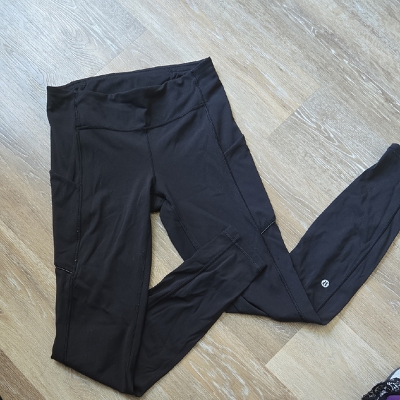 Lululemon Black Leggings With Pockets Size 6 - Picture 1 of 8